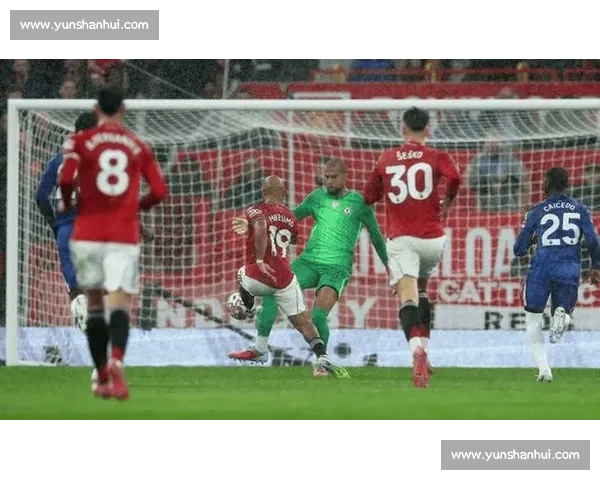 谢晖阳飞铲门将染黄 无锡门神姜何神扑助球队 2-0 取胜