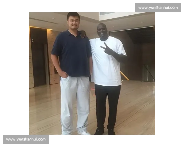 奥尼尔罕见显娇小！五人合影中竟有中国巨人姚明